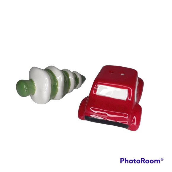 Christmas Salt and Pepper Shakers Red Car Christmas Tree - Picture 5 of 6